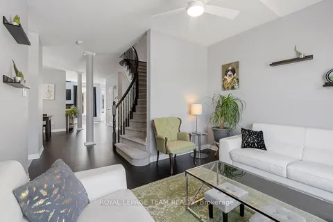 677 SUNBURST Street, ON K1T 0L2