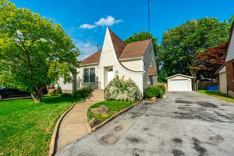 210 Vine Street, ON L2M 4S8