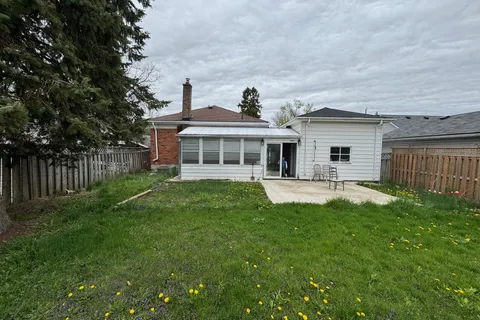 20 Charles Street, ON N3T 1B1