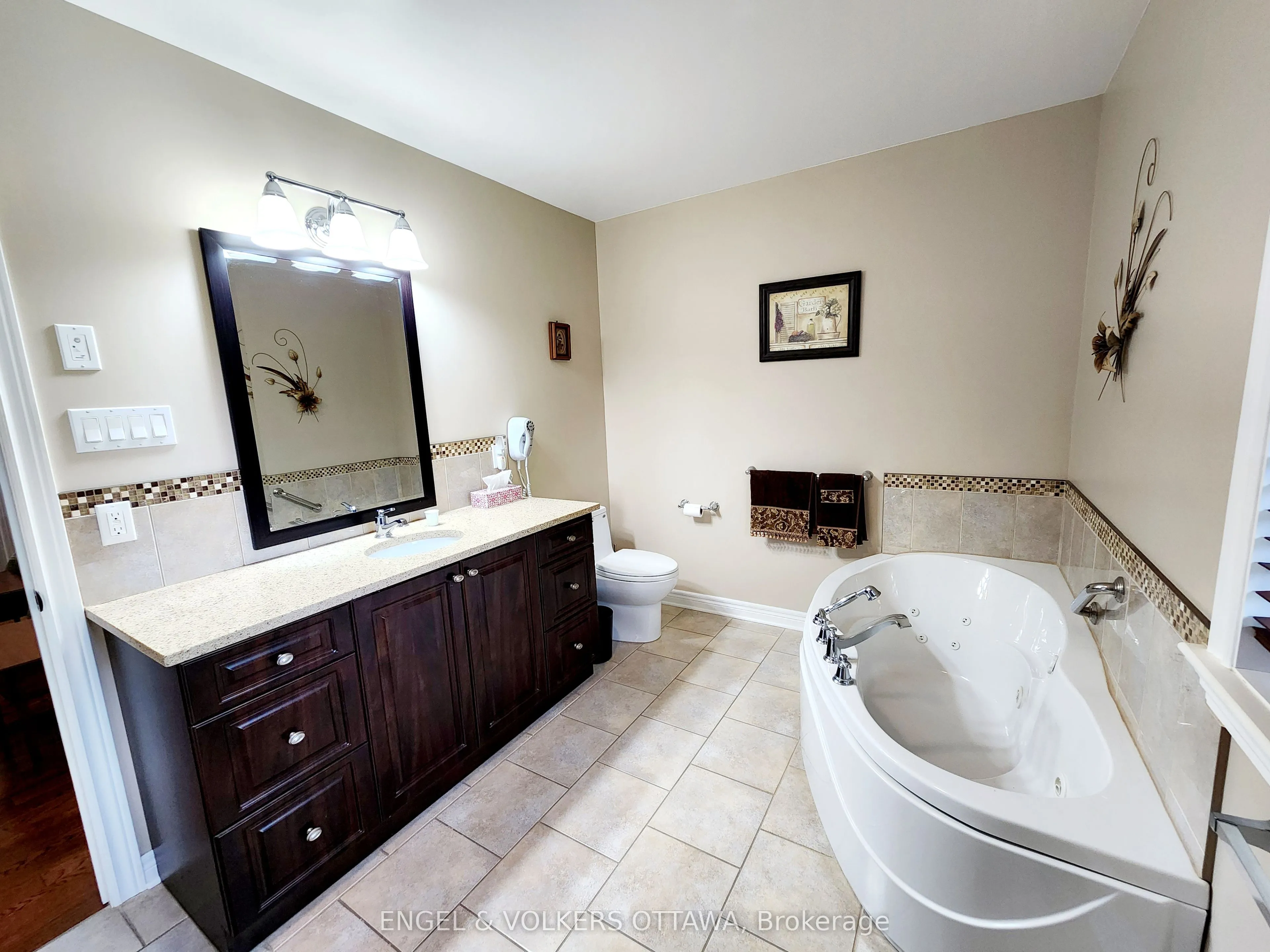 1732 Blakely Drive, Cornwall, ON K6J 5L3