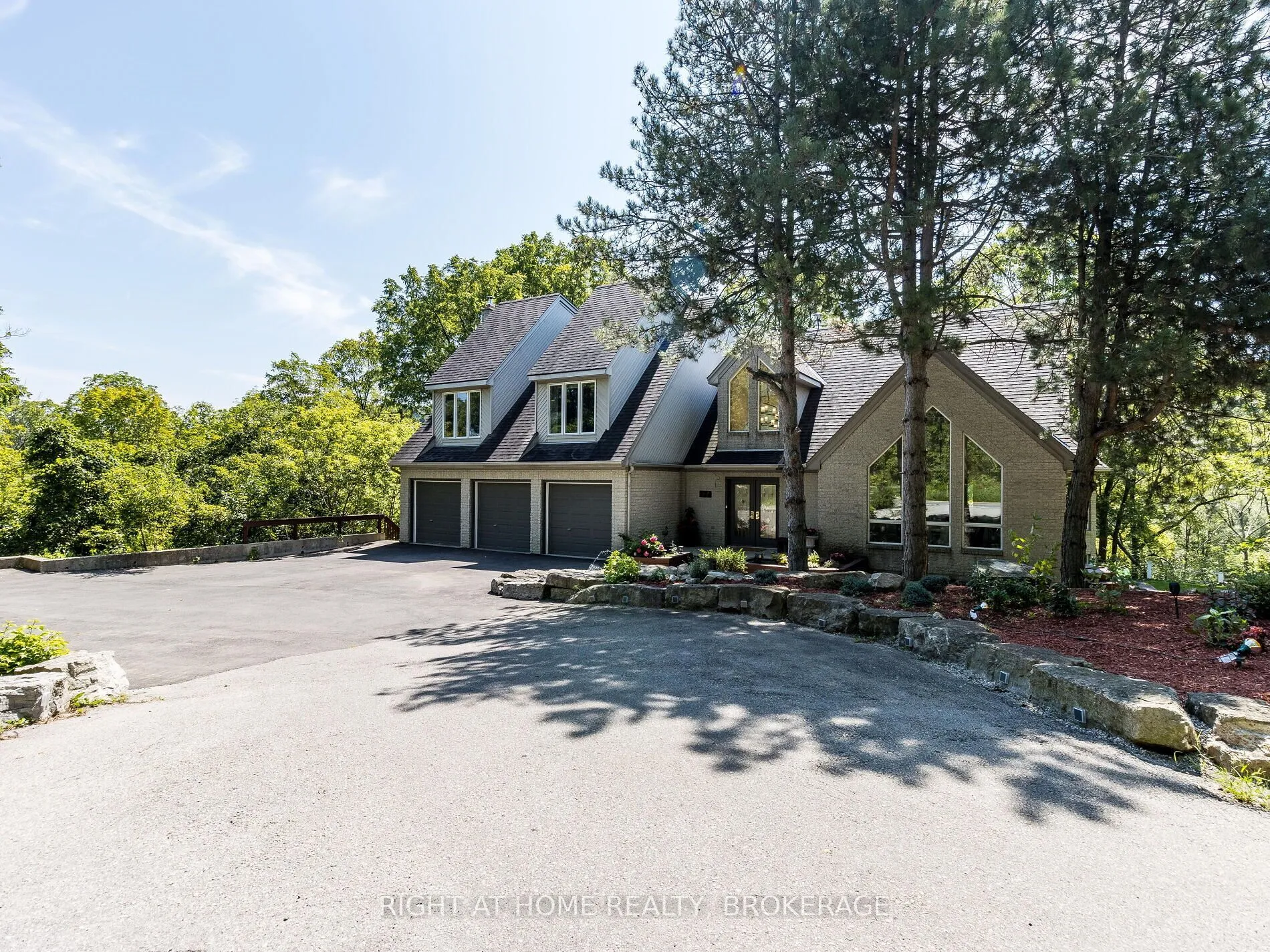 774 Old Dundas Road, ON L9H 5E3