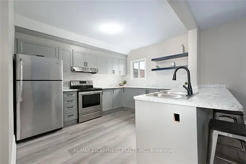 31 GREENAWAY Avenue, ON L8L 6C3