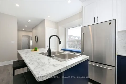 31 GREENAWAY Avenue, ON L8L 6C3