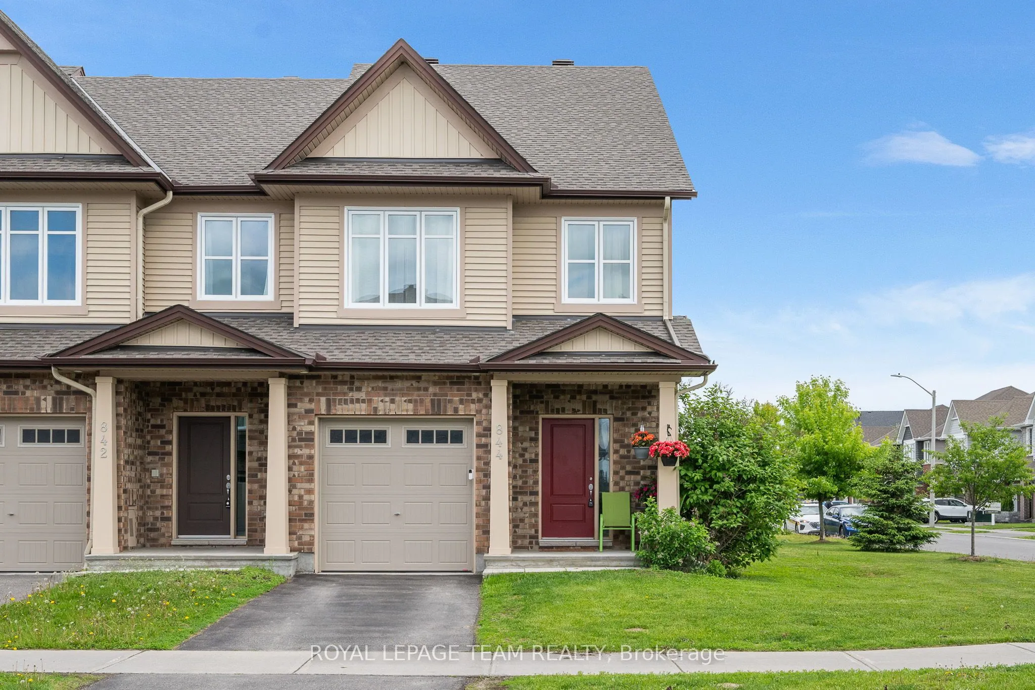844 Cedar Creek Drive, ON K1T 0B3