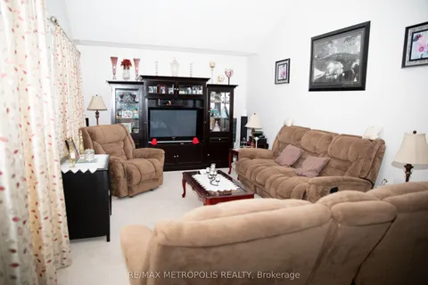 14 Lisbeth Crescent, ON K9V 0B7