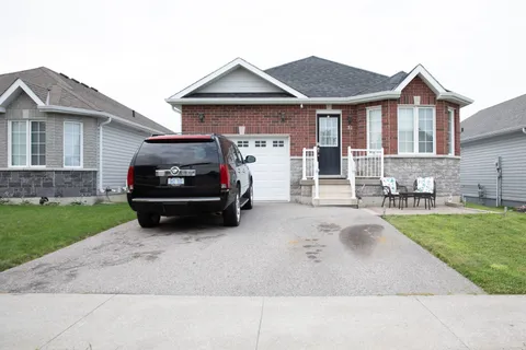 14 Lisbeth Crescent, ON K9V 0B7