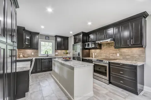 12857 King Road, ON L2H 2J1