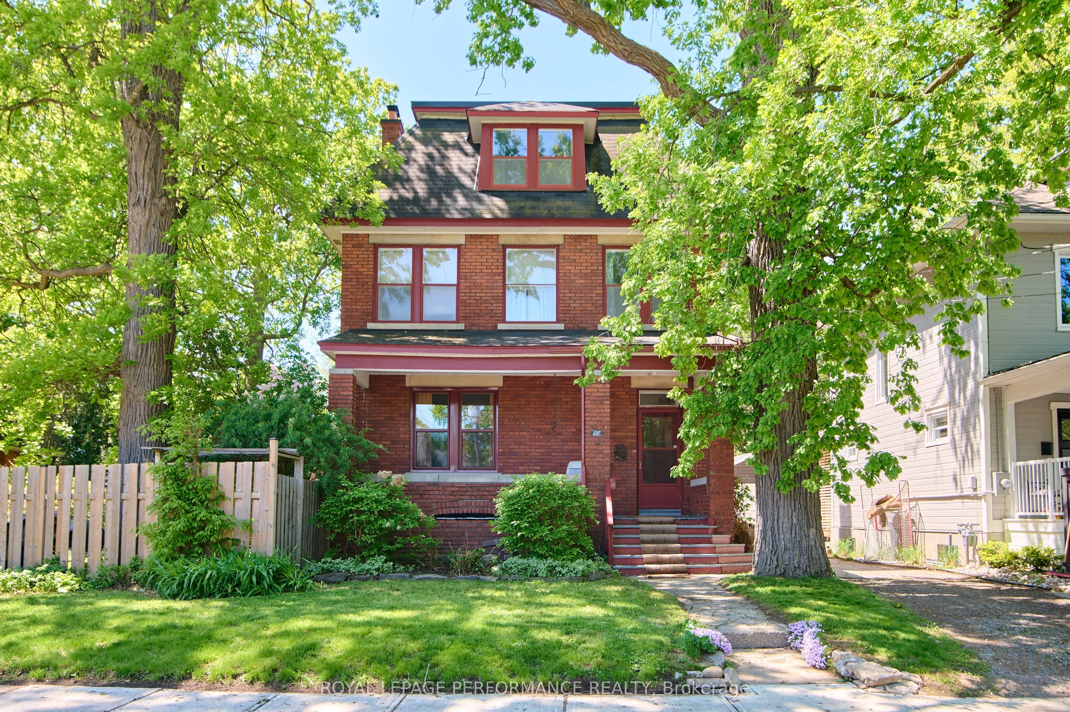 28 Wendover Avenue, ON K1S 4Z7
