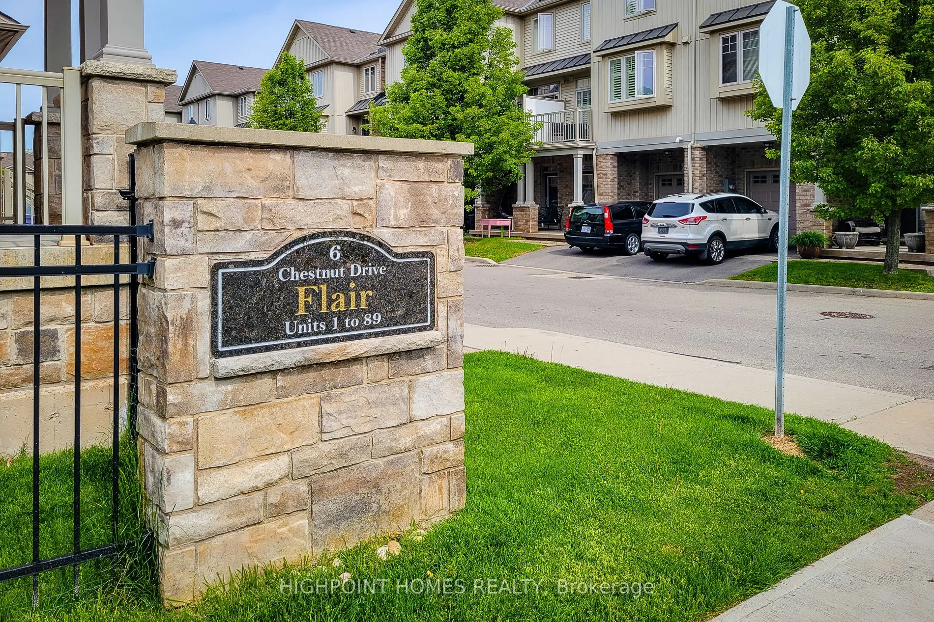 6 Chestnut Drive, ON L1M 0C4