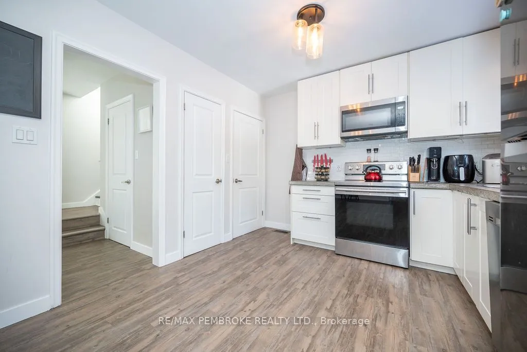 13 Highland Crescent, ON K0J 1P0