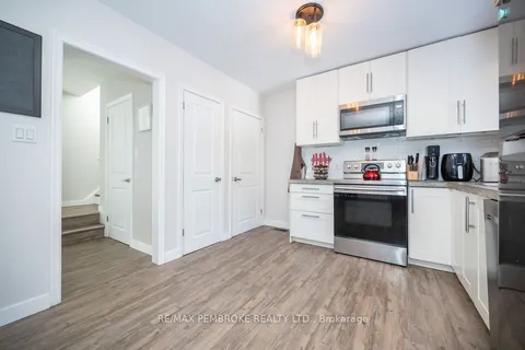 13 Highland Crescent, ON K0J 1P0