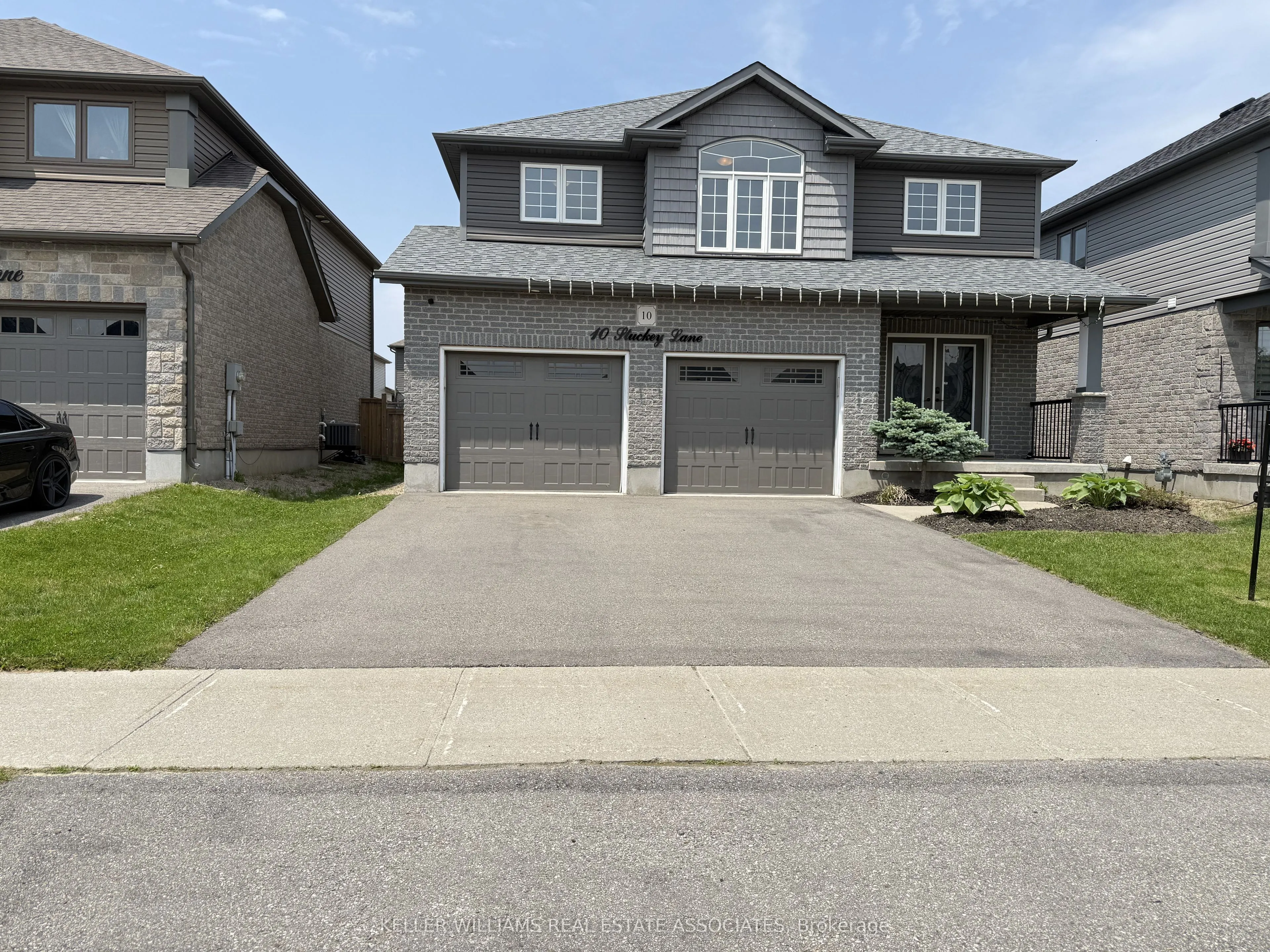 10 Stuckey Lane, ON L9W 6W5