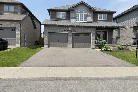 10 Stuckey Lane, ON L9W 6W5