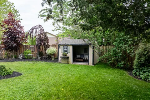 4504 Queensway Gardens, ON L2E 6P7