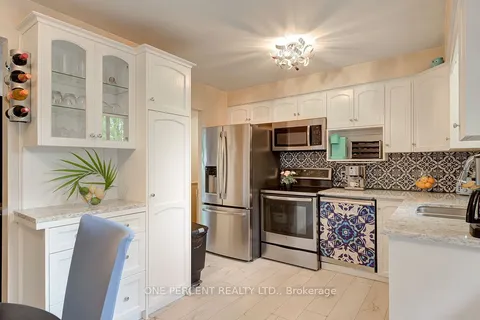 664 Highpoint Avenue, Waterloo, ON N2L 4Z5