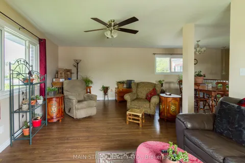 28 Prince Of Wales Drive, Belleville, ON K8P 2T7
