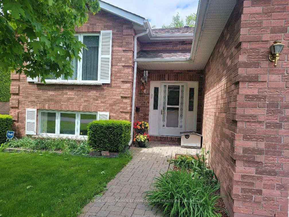 100 Selena Avenue, Belleville, ON K8P 4C4