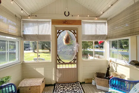 4 Spruce Street, Lake of Bays, ON P0B 1A0