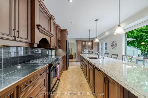 66 Guildford Court, ON N6J 3Y1