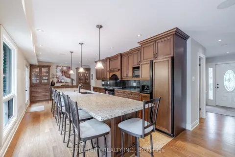 66 Guildford Court, ON N6J 3Y1