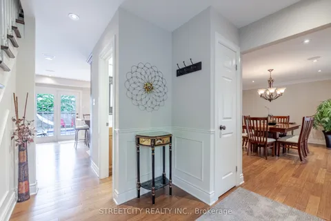 66 Guildford Court, ON N6J 3Y1