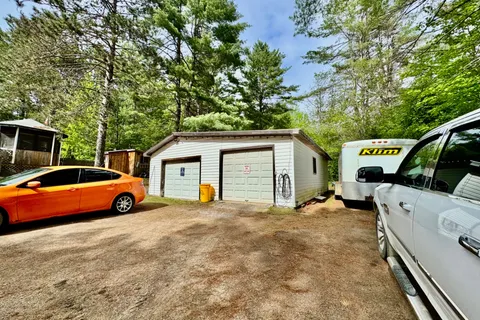 1039 Long Lake Road, ON K8A 6W8