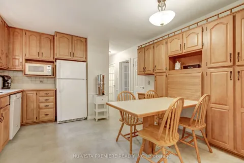 1185 Guildwood Boulevard, ON N6H 4G8