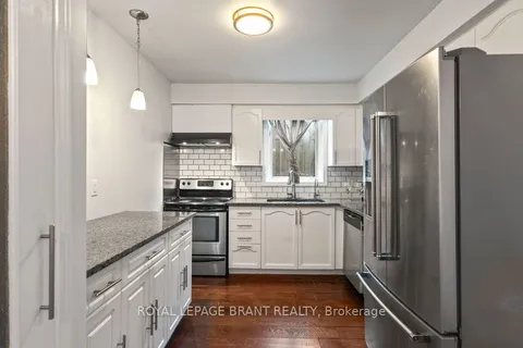1733 Franklin Boulevard, ON N3C 1N7