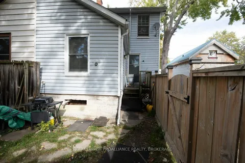 76 - 78 North Street, ON K7K 1J9