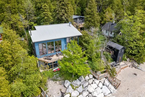 82195 Cottage Road, ON N7A 3X8
