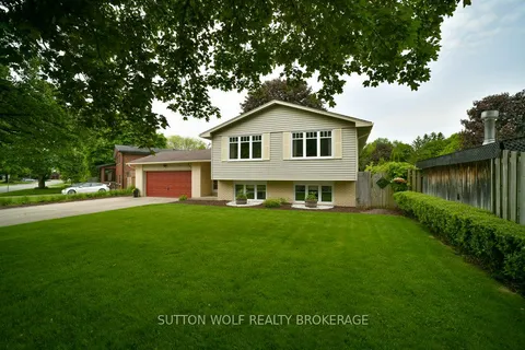 234 Riverview Drive, ON N7G 2G5