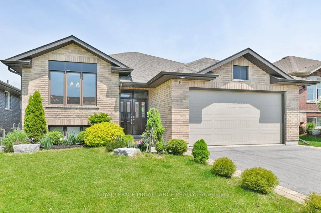44 Liberty Crescent, ON K8V 0B7