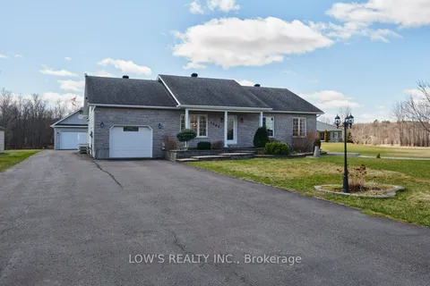 1582 Sandy Hill Road, ON K6A 2R2