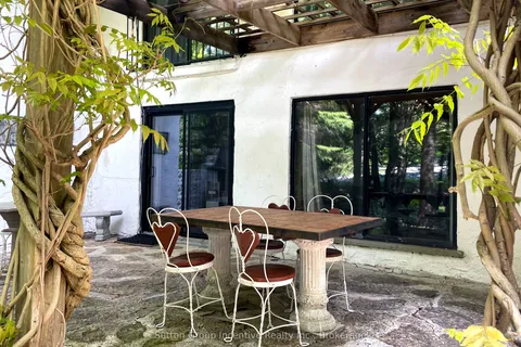 187 Arlberg Crescent, ON L9Y 0M1