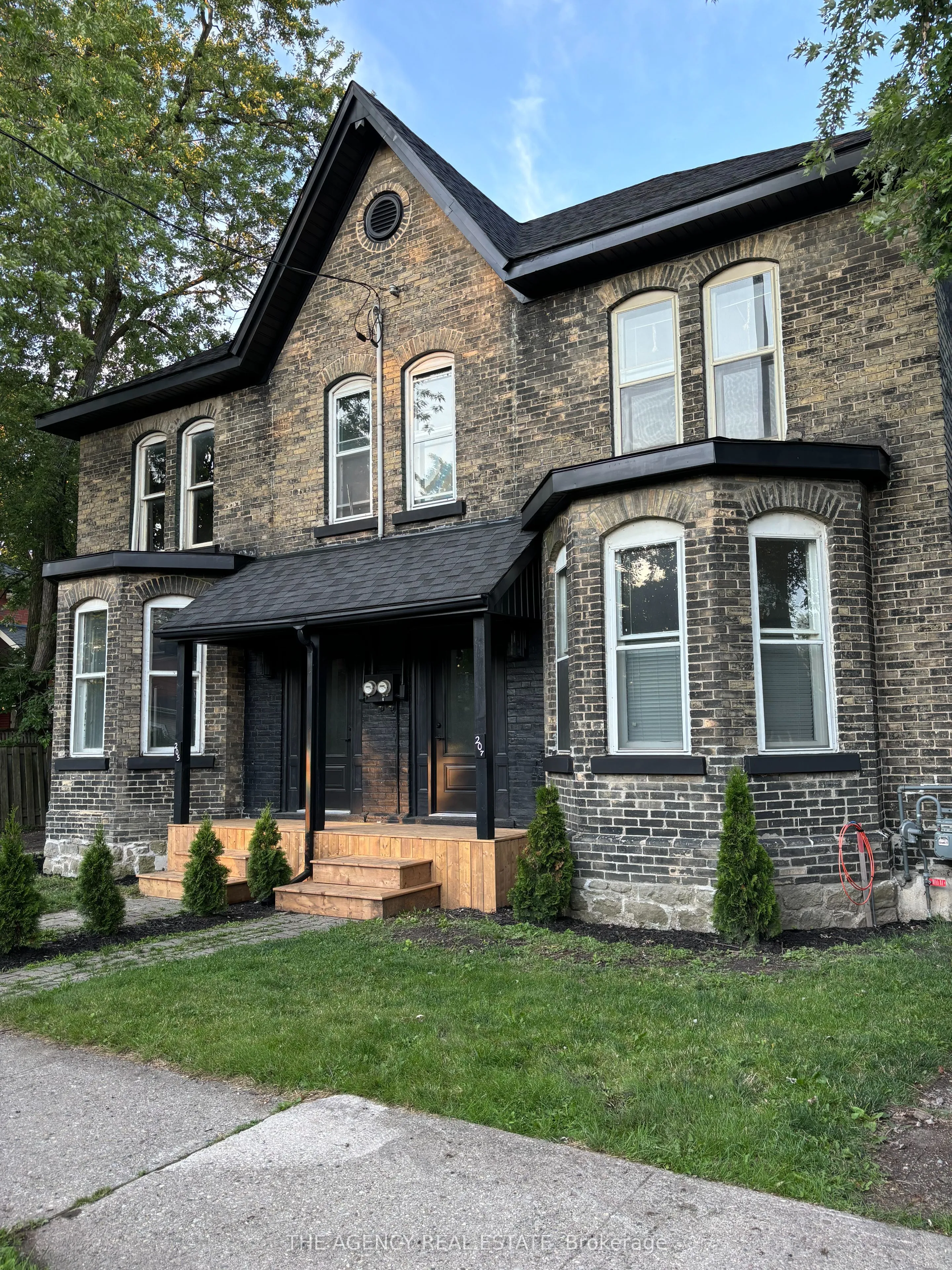 207 Nile Street, ON N5A 4E7