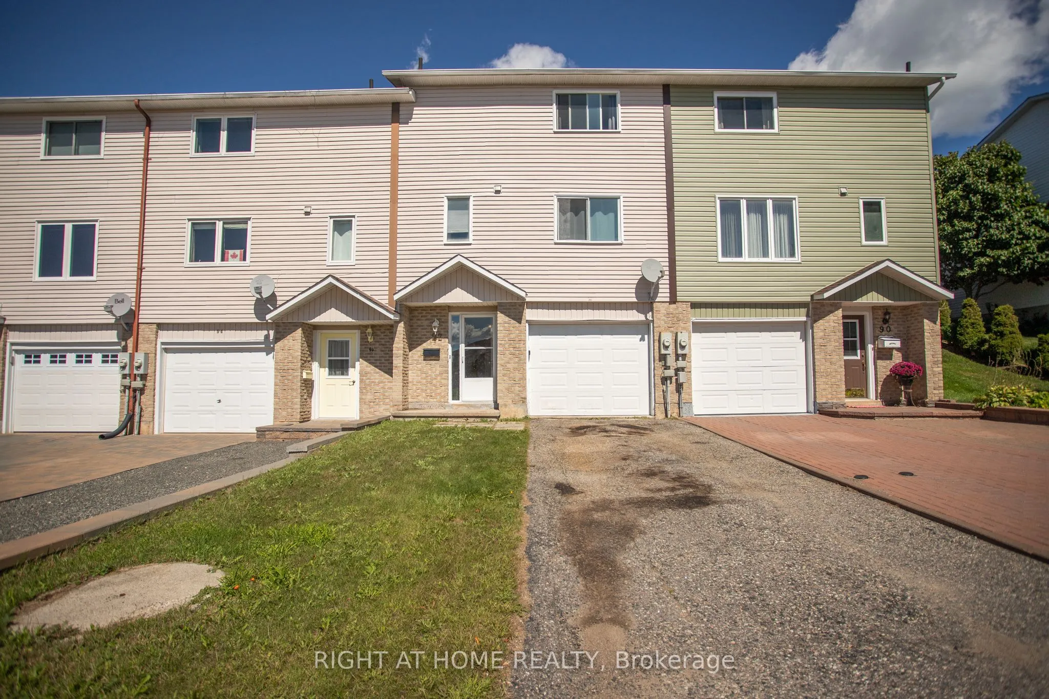 92 Farquhar Place, ON P5A 3H9