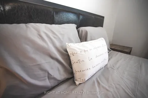 92 Farquhar Place, ON P5A 3H9