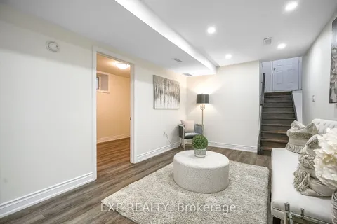 230 McAnulty Boulevard, ON L8H 3J1