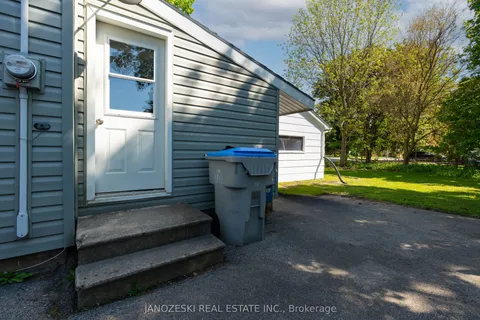 228 Princess Street, ON N0M 1L0