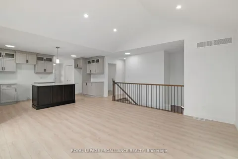 72 Stirling Crescent, ON K0K 2T0