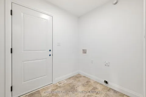 72 Stirling Crescent, ON K0K 2T0