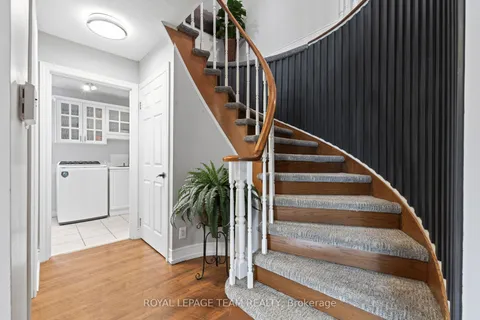 81 Chickasaw Crescent, ON K2M 1M8