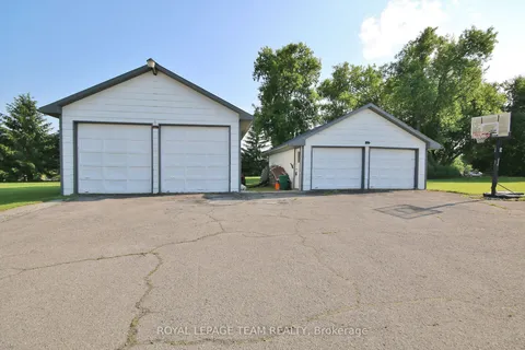 1456 Meadow Drive, ON K4P 1B1