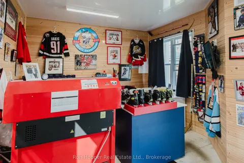1666 3rd Avenue, ON N4K 4R4