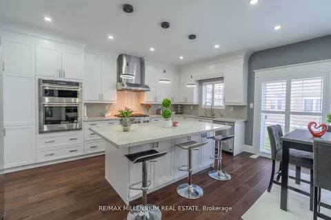 732 Gilmour Crescent, ON L9V 3X2