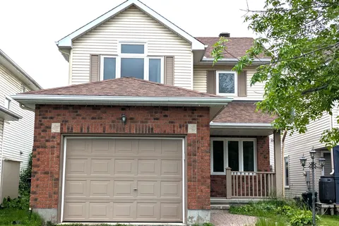 17 Rideaucrest Drive, ON K2G 6A4
