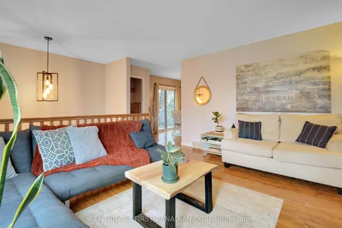 126 Scott Street, ON N7G 1K2