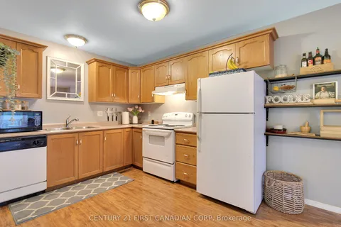 126 Scott Street, ON N7G 1K2