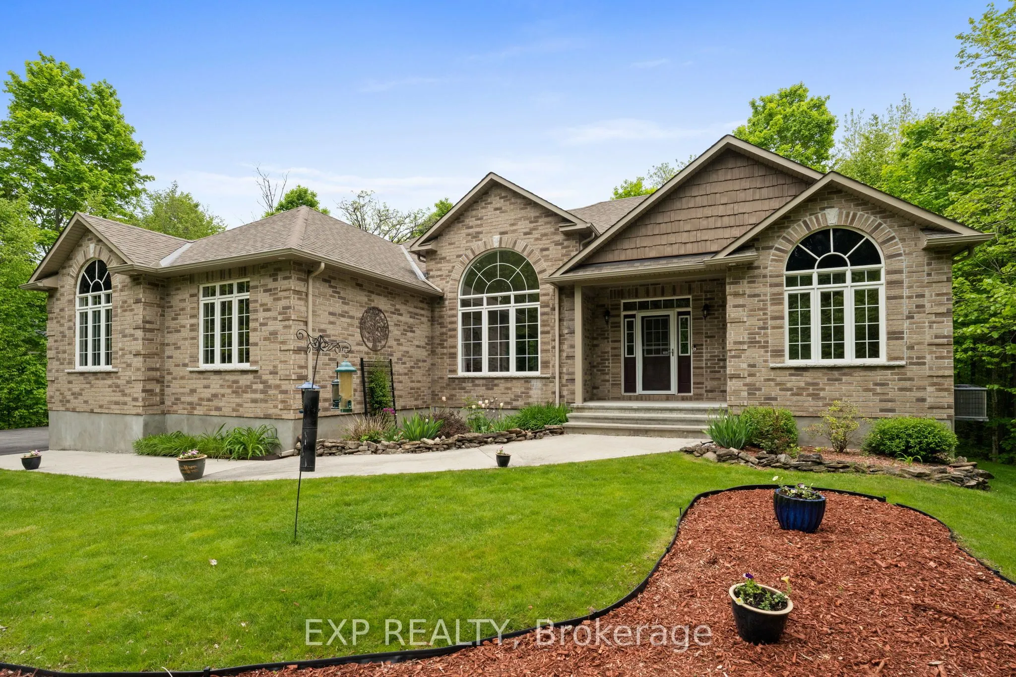 213 Justin Drive, ON K7C 0C4