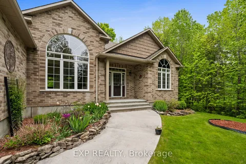 213 Justin Drive, ON K7C 0C4